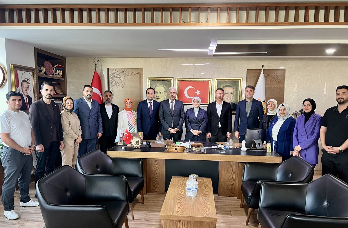 akparti_sur's tweet photo. Genel Merkez Yerel Yönetimler Başkan Yardımcımız Sayın Ayşe Sula Köseoğlu’nun teşrifleriyle; 

İl Başkanımız Ömer İler, İlçe Teşkilat Başkanımız Mücahit Alakuş, İlçe Kadın Kolları Başkanımız, İlçe Gençlik Kolları Başkanımızla birlikte verimli bir toplantı gerçekleştirildi. https://t.co/It5i2s9Wdp