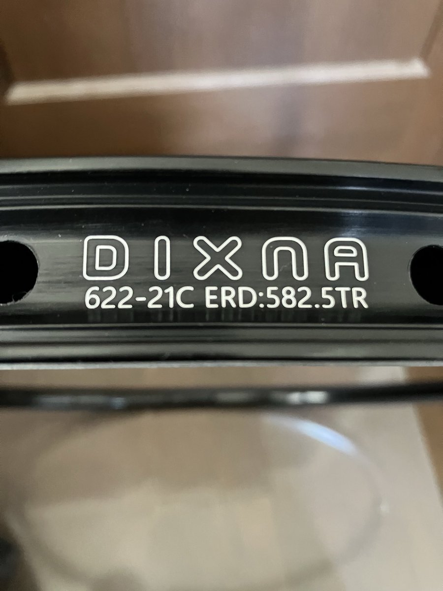 testcycles's tweet photo. Dixnaバンテージリム21
カタログEDRが違う😅
とりあえず手持ちのスポークで組んでみる。 https://t.co/QrHfUHh88r