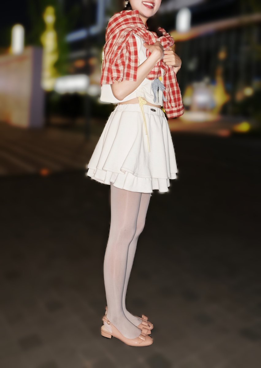 mysugerbaby's tweet photo. 女友回归下清纯打扮，白丝袜白裙，太白月光了，在学校高低是个校园女神吧 https://t.co/emYyuNPuec