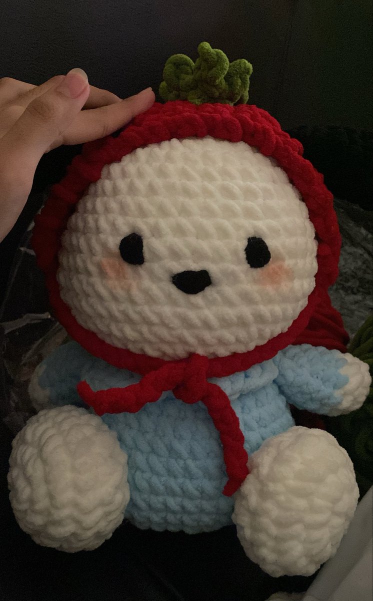 mochimilo0s's tweet photo. dulu pernah up foto hasil boneka ini di sudut rajut pake akun lamaa, sekarang mau up di akun ini jugakk 

pertama kali bikin boneka sebesar inii
#amigurumi https://t.co/1nDYI1oXLg