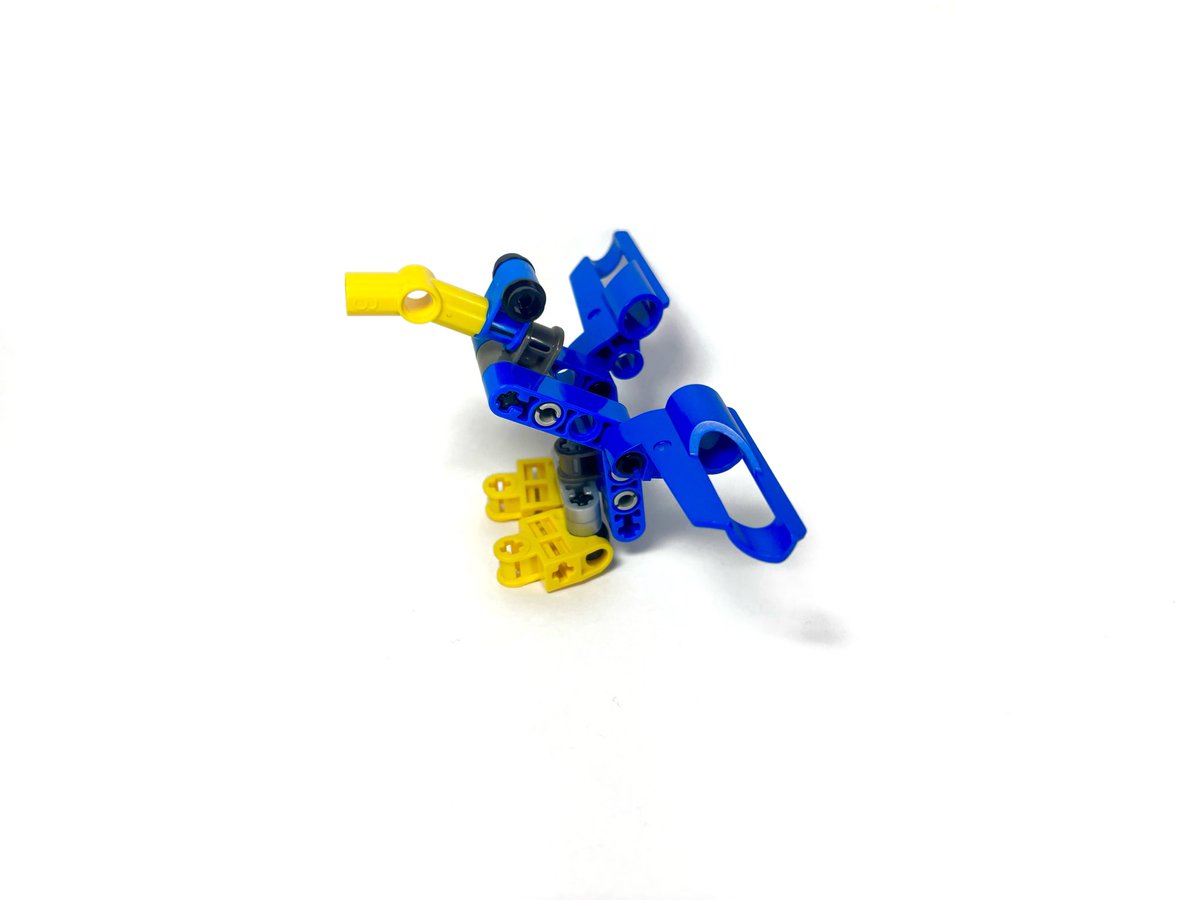 BIONICLE_h's tweet photo. Moa
ポ・ワヒに生息する鳥型のラヒ。
Quest For The Toaのゲームにて登場(写真４枚目)
簡素なテクニックパーツで生物を作り出すところが初期ニクル...！
大きさもトフンガとおんなじくらいで可愛らしいサイズ感。
飼い慣らしてるマトランは移動手段として使うのだとか、便利な鳥だ🦆 https://t.co/oTpZ1nE75q