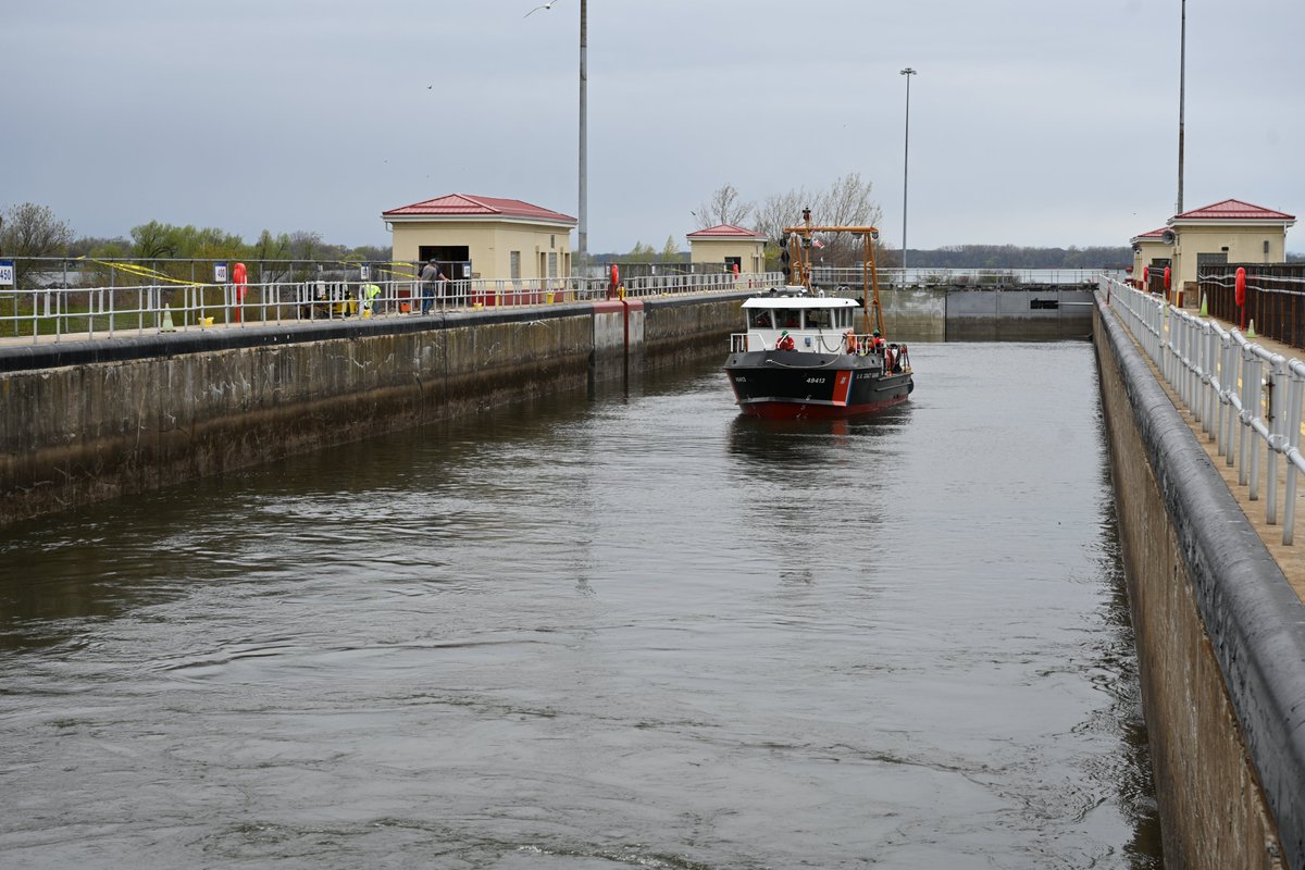 USACE_Buffalo's tweet photo. 🏗️ What’s happening beneath the Black Rock Lock is critical to keeping it running safely for the future.

Engineers are installing modern sensors and monitoring systems to protect this 100+ year-old piece of Great Lakes infrastructure 🚢⚙️

Watch here: https://t.co/hbdqYPUhaM https://t.co/FR0ju1zKng