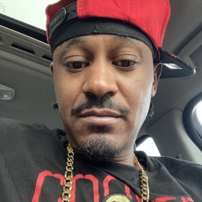 larkin_cortez's tweet photo. #NewProfilePic https://t.co/roKirGNBjj