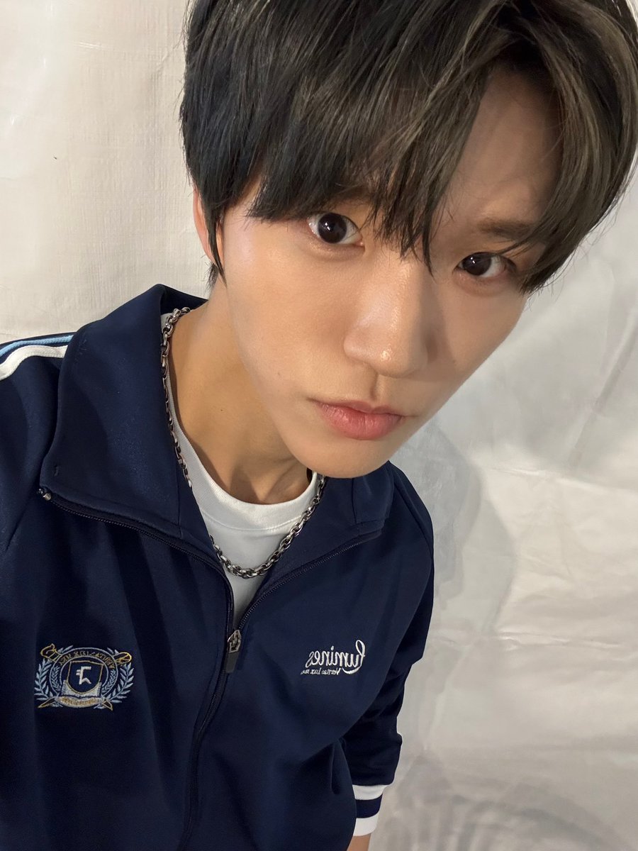 옹 tweet media