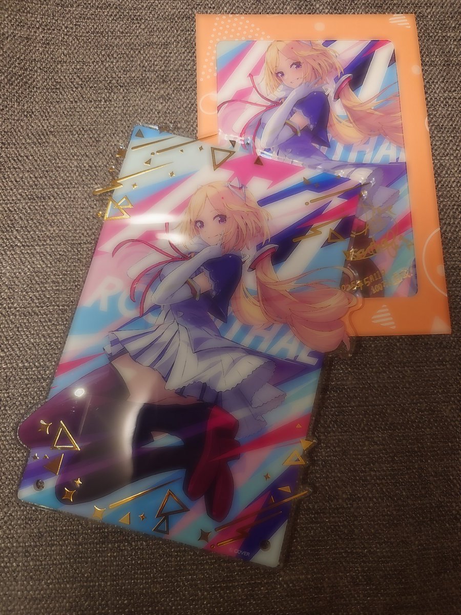 アキちゃんの100万人記念グッズが届いた🍎 人生で初めてのフルセット