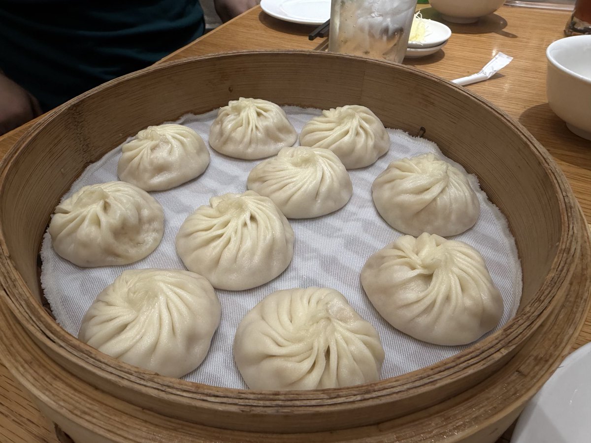 Moetto29's tweet photo. これから帰国です
空港の鼎泰豊で小籠包食べました
美味しかったです。
#KL #鼎泰豊 https://t.co/EihCem900i