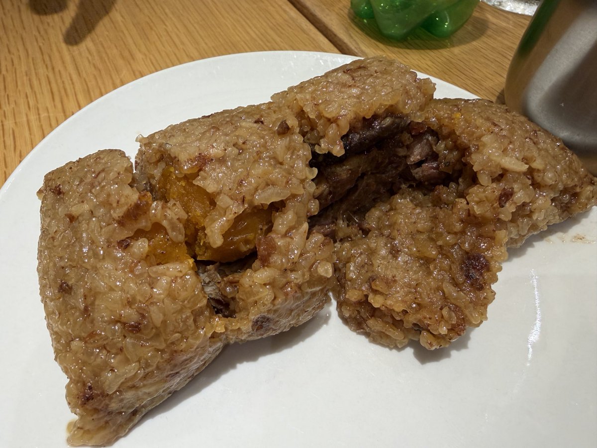 Moetto29's tweet photo. これから帰国です
空港の鼎泰豊で小籠包食べました
美味しかったです。
#KL #鼎泰豊 https://t.co/EihCem900i
