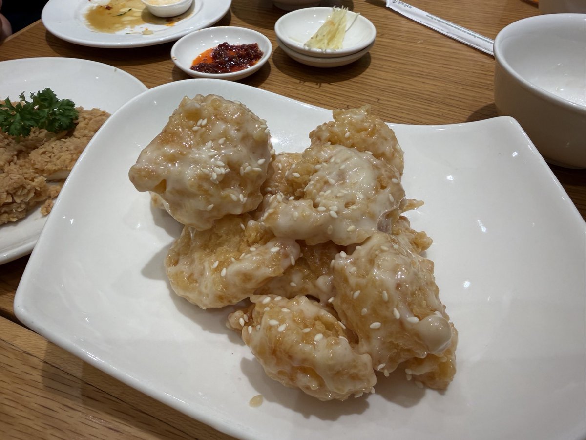 Moetto29's tweet photo. これから帰国です
空港の鼎泰豊で小籠包食べました
美味しかったです。
#KL #鼎泰豊 https://t.co/EihCem900i
