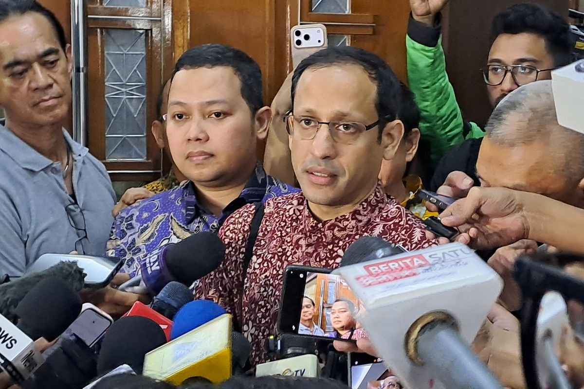 albatmee's tweet photo. “Tuntutan pidana saya lebih besar dari pembunuh”

Bayangin ya… lulusan kampus top dunia, balik ke Indo ngasih kontribusi buat digitalisasi pendidikan nasional. Eh, begitu ada masalah di wilayah diskresi, langsung DITUNTUT 18 TAHUN PENJARA! https://t.co/S6i6JpQDRV