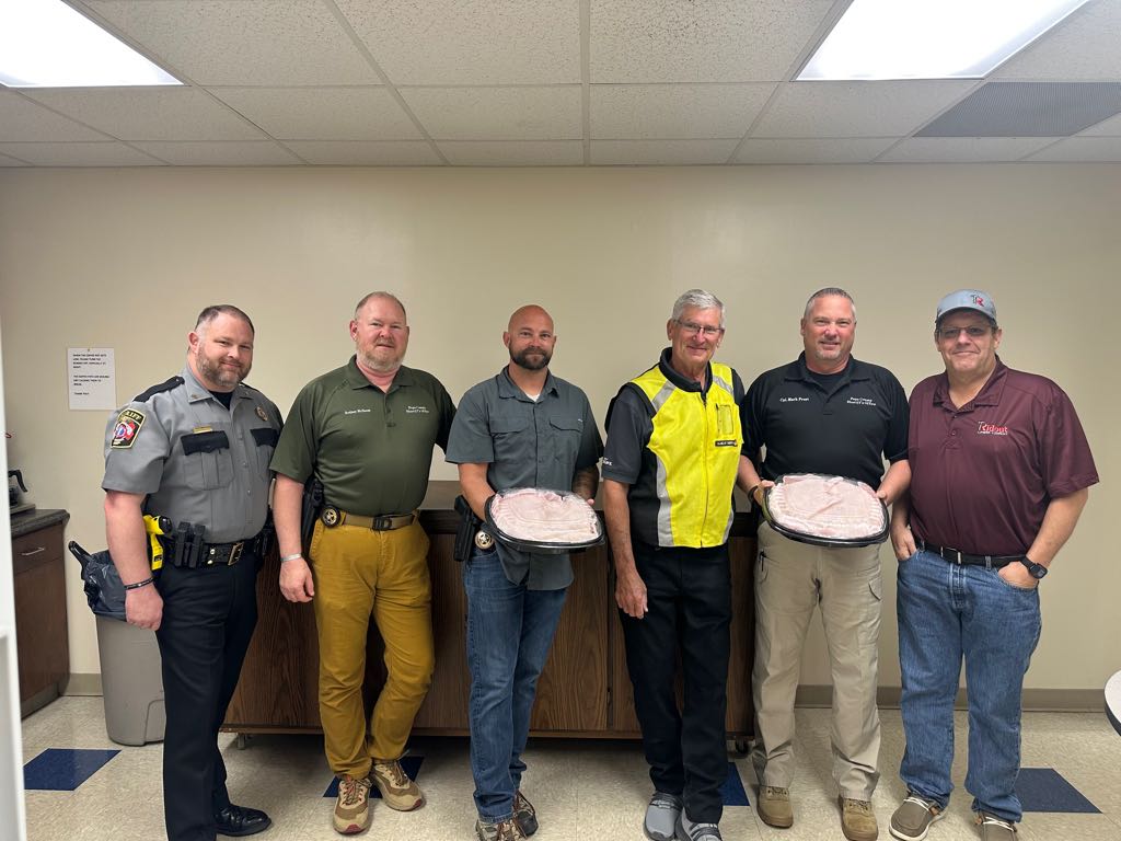PopeCountySO's tweet photo. Goodies! https://t.co/vZOv7jSj1d https://t.co/zuw4zttLaB
