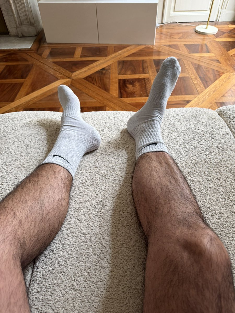antoinebouss92's tweet photo. La puissance en 2 photos.

#cashmaster #findom #cho7 #moneyslave https://t.co/Vk6qPkDhv9