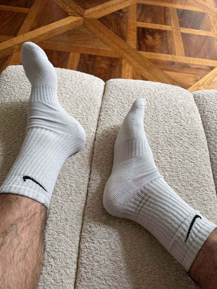 antoinebouss92's tweet photo. La puissance en 2 photos.

#cashmaster #findom #cho7 #moneyslave https://t.co/Vk6qPkDhv9