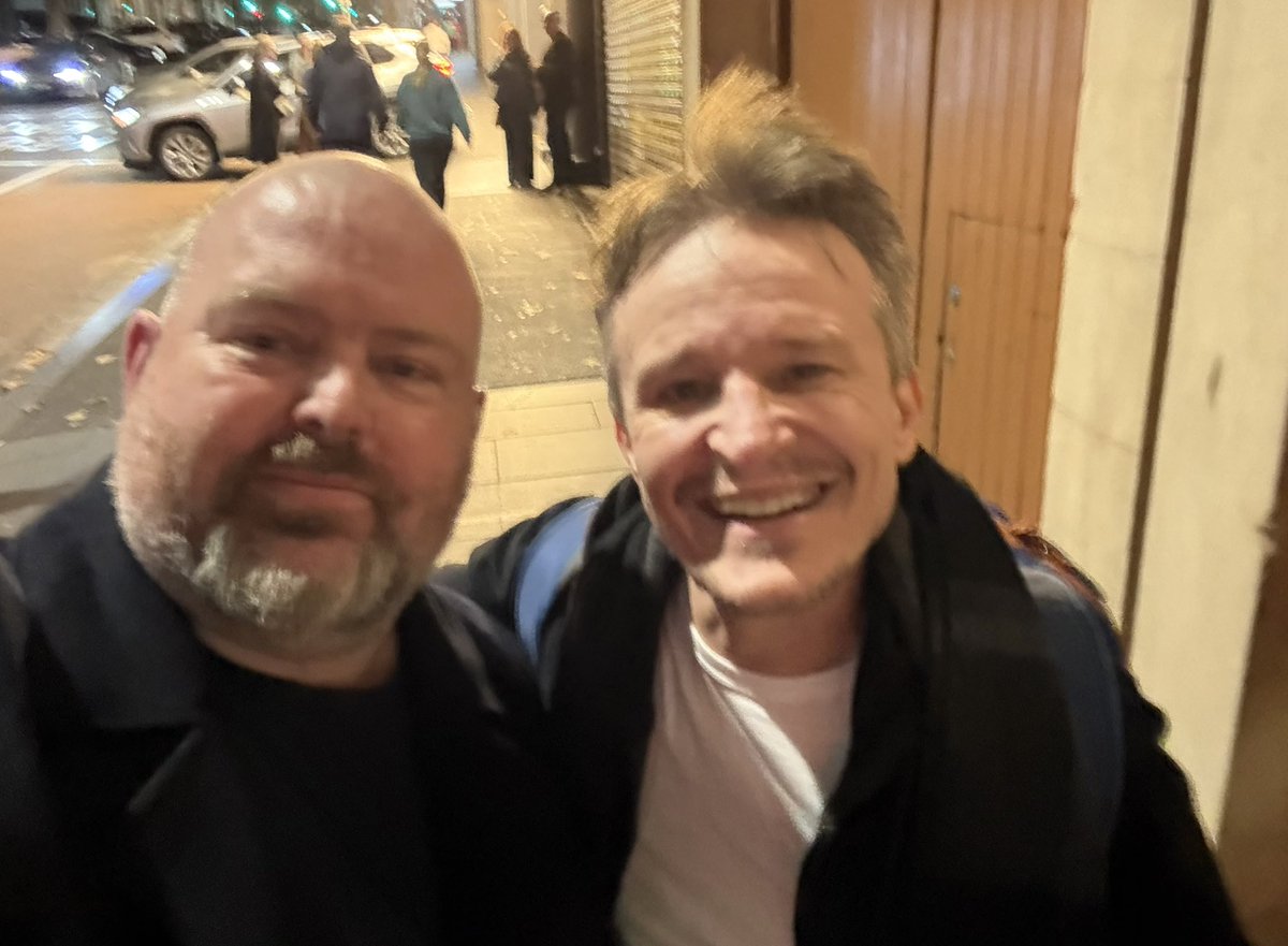 TomdeloheryJ's tweet photo. Damon Herriman (Better Man, Mr
Inbetween, Once Upon a Time in Hollywood. #artist #thomasdelohery #artistthomasdelohery @TomdeloheryJ & #australianactor #damonherriman after #arttheplay Melbourne. https://t.co/UShdCjxYQz