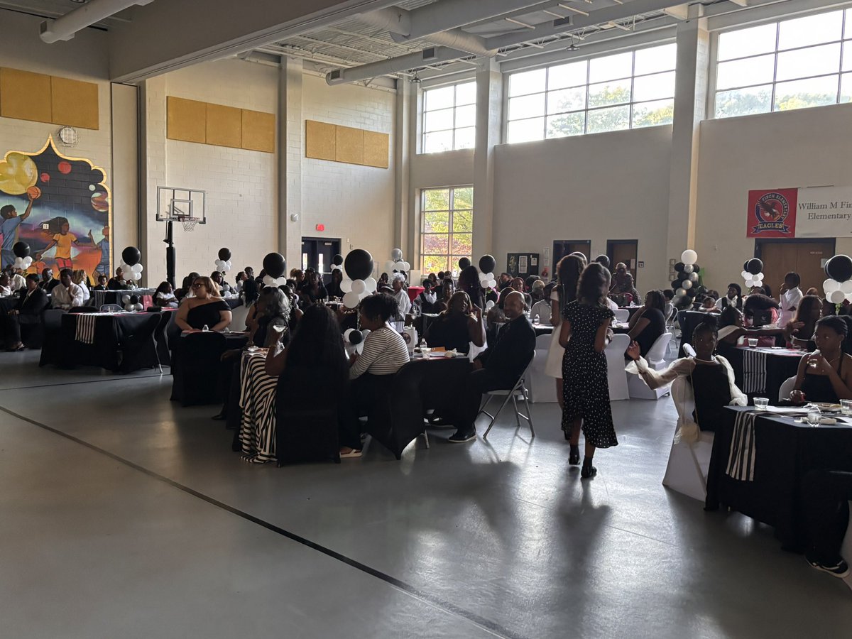 APSFinchEagles's tweet photo. We had an evening of elegance to celebrate our scholars for showing excellence in extracurricular activities this school year!  We are so proud of our scholars!! #BlackandWhiteGALA🖤🤍 @apsupdate @DrTSpencer @CuylerBentley https://t.co/I50NEfz3Gg