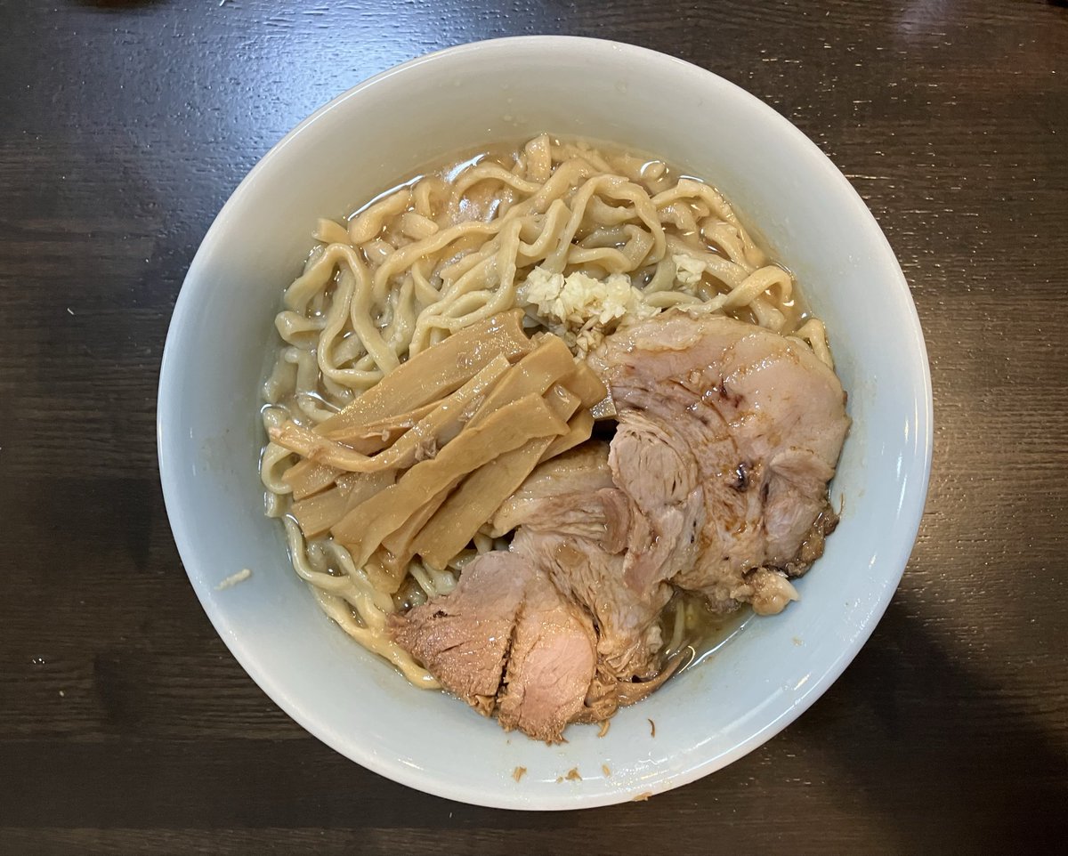 Submerge's tweet photo. 夢を語れ長岡 ＠長岡市

ラーメン（300g） ＋ メンマ

ヤサイナシアブラナシニンニクスクナメ

つけ麺から1週間も摂取しないと食べたくなるなる夢語

家族と偶然会ったとて驚きはしないが、風呂上がりにＸを見てびっくり🙃 また行くかと真剣に悩んでみたり

#夢を語れ長岡
#明日もSiOはあるのだろうか https://t.co/CczqGp8Uuf