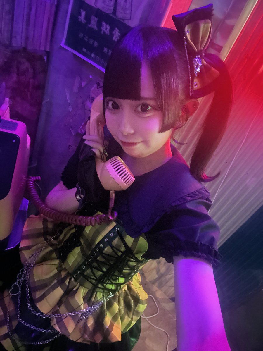 17日18:10~ オンラインサイン会があります！✏️ 第2回目はツアー衣装