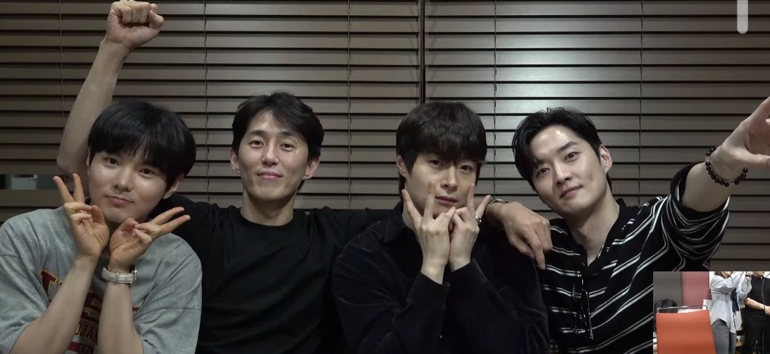 수 tweet media
