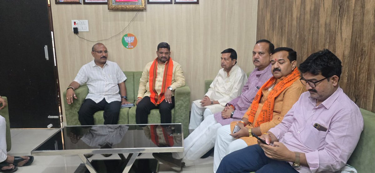 Madhvendra Pratap Singh Ranu (Modi ka parivar) tweet media