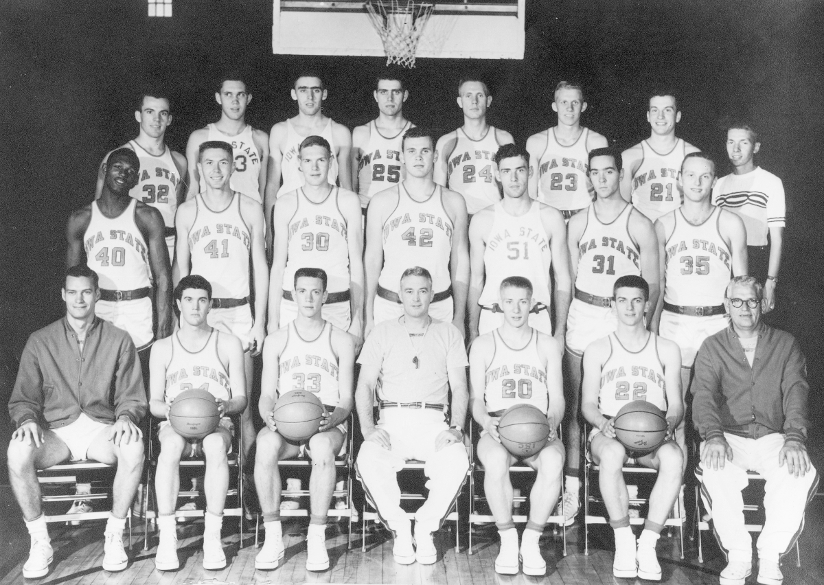 isuletterwinner's tweet photo. The 1955-56 Cyclone basketball team went 18-5, tied for second in the Big Seven (8-4) and won the 1955 Big Seven Holiday Tournament.
#TBT #OnceACycloneAlwaysACyclone https://t.co/bdOFlc6QV1