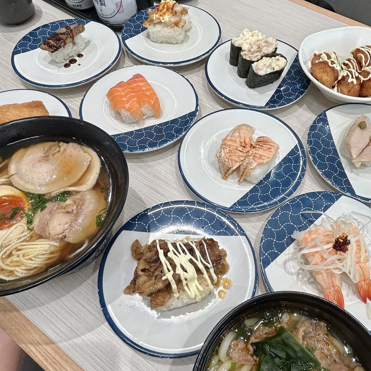bfb4002's tweet photo. 吃完好口渴🥵 https://t.co/1cNxHoCz7n