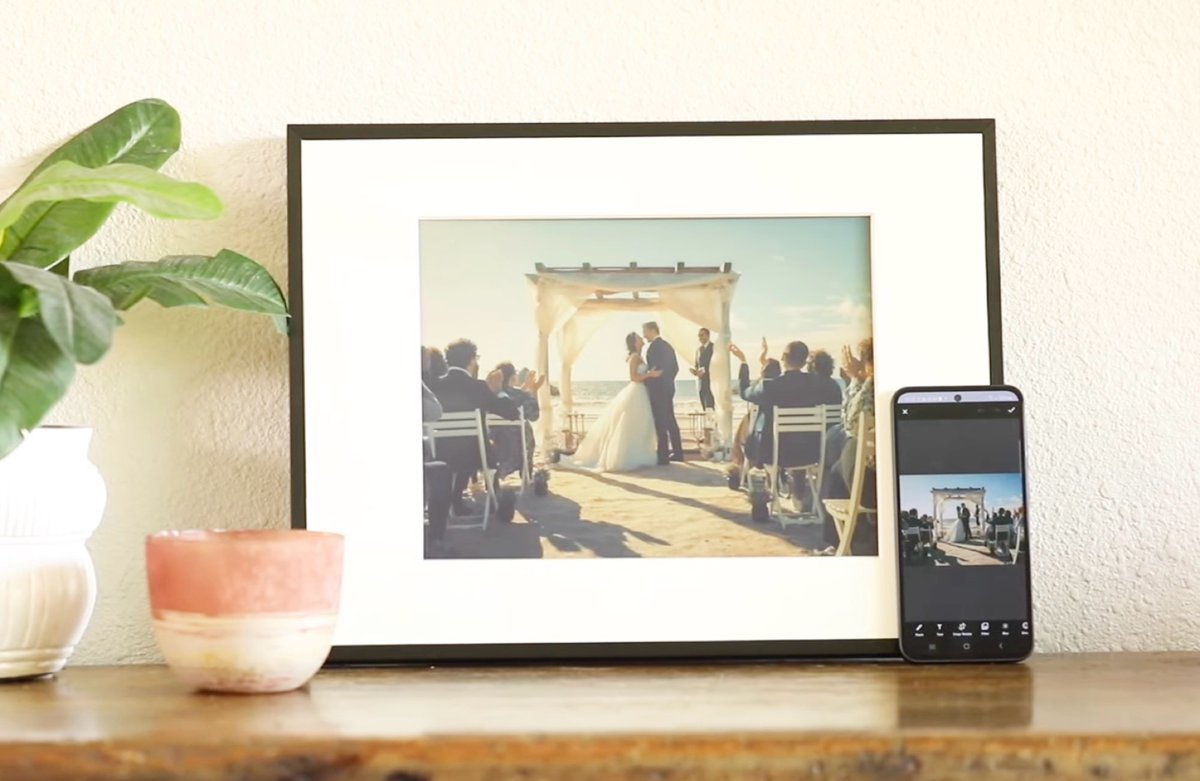 trends_place's tweet photo. 📡 Tap to change your wall art.
The Reflection Frame is an innovative NFC Digital Frame with a colorful E-ink display.
👉 See it in “9 Smart E-Ink Frames For Your Wall” - https://t.co/myB4GDhYpe
#MinimalTech #HomeDecor #SmartHome https://t.co/e9Joisxbb4