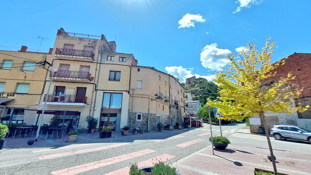 CSikarra's tweet photo. Enhorabona i gràcies infinites a en Xevi Blancafort, emprenedor audaç que ha ressuscitat Can Pep de @castellfollit_r , #AltaSegarra.
Llarga vida als bars de poble! https://t.co/7rJZJBXPNJ