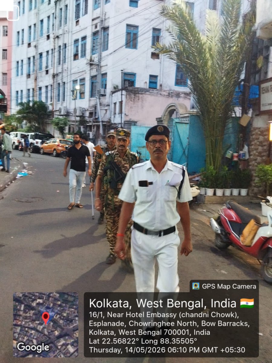 KPCentralDiv's tweet photo. Bowbazar Police Station takes a proactive approach to maintaining law and order through area patrolling operations in its jurisdiction along with CAPF. 
 #KolkataPolice https://t.co/Qqvt7gyx4H