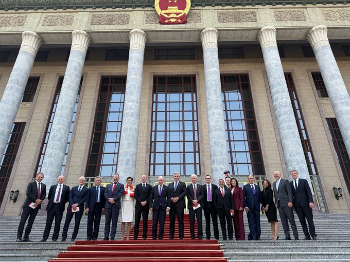 PolymarketMoney's tweet photo. Chinese President Xi Jinping told U.S. CEOs traveling with President Trump that China’s business door will “open wider.” https://t.co/9Iur6Z4GcF