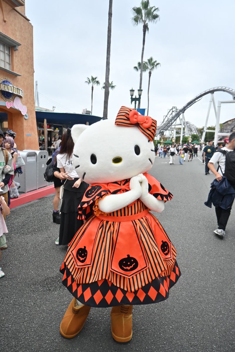 はい、可愛い🎃💗 #USJファン #ハローキティ