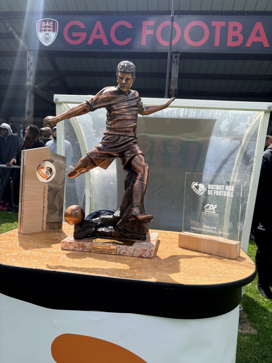eschesfosseuse's tweet photo. [𝑪𝑯𝑨𝑳𝑳𝑬𝑵𝑮𝑬 𝑴𝑨𝑹𝑪𝑬𝑳 𝑷𝑨𝑻𝑶𝑼𝑿] 🏆 

On ramène la coupe à la maison 🟢⚪️

#fcef | @LFHF_  | @District_oise https://t.co/1NroSAmKlK