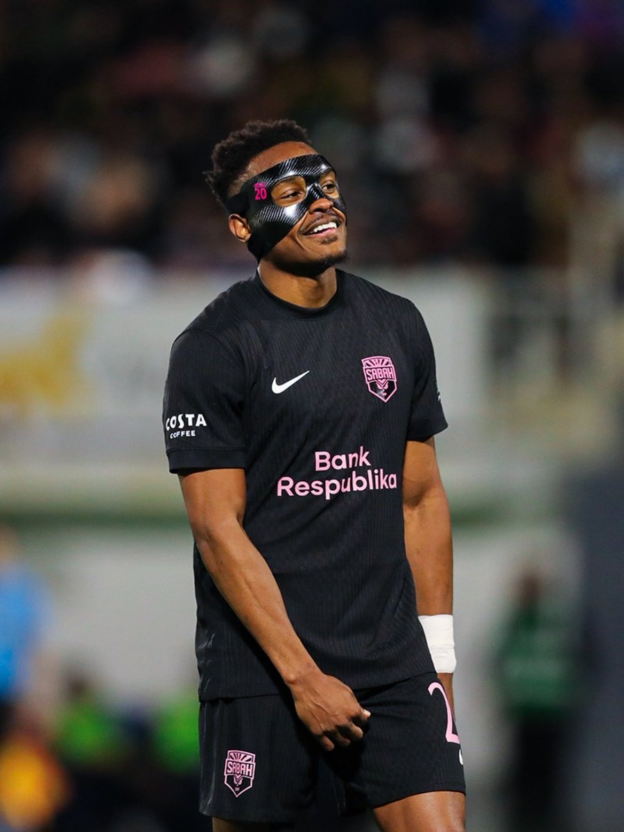 ????IMIKINO: Mikels Leroy Jacques yashimiye mukuru we Mikels Joy Lance  wegukanye igikombe cya Azerbaijan. Mu ijoro ryacyeye nibwo ikipe ya Joy  Lance, Sabah FK yegukanye Azerbaijan Cup nyuma yo gutsinda Zira FK