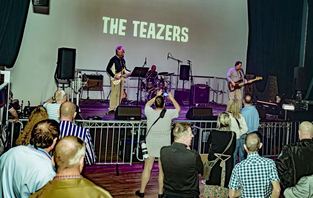 phopfensperger's tweet photo. 🎯 More new images appearing online from @TheTeazers at the @CambJunction Mods Mayday ‘24 concert. Photographer unknown but thank you. 🙏

🌐 https://t.co/OHYtFRfjEt https://t.co/lrBD6LouJE