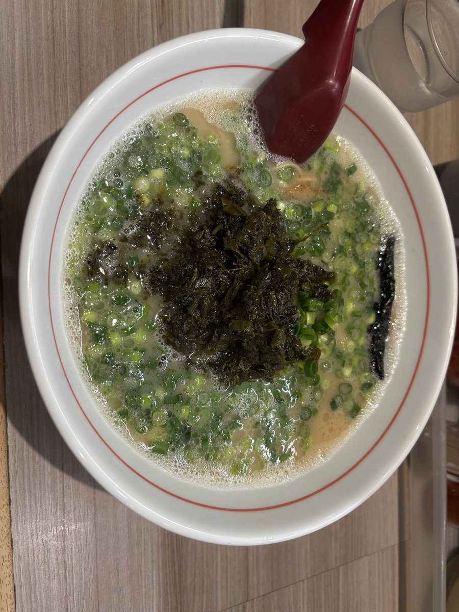 ae61708's tweet photo. いろんなことがあった１日だけど、この時間に食べるラーメンほど幸せなことはないのかもしれない https://t.co/yNwgHuKdQF