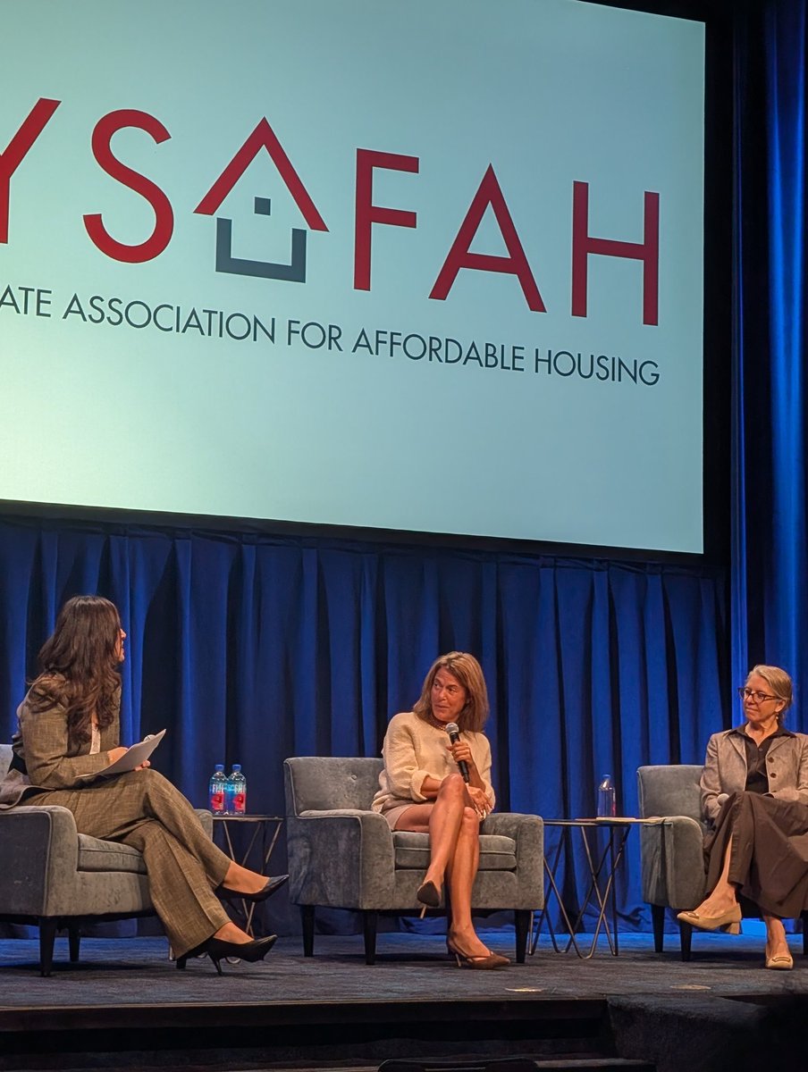 KimHPDComms's tweet photo. @GovKathyHochul @SpeakerMenin Now it's time for an illuminating conversation with @NYCHousing Commissioner Dina Levy and @NYSHCR Commissioner RuthAnne Visnauskas! https://t.co/fByYqIV6pK