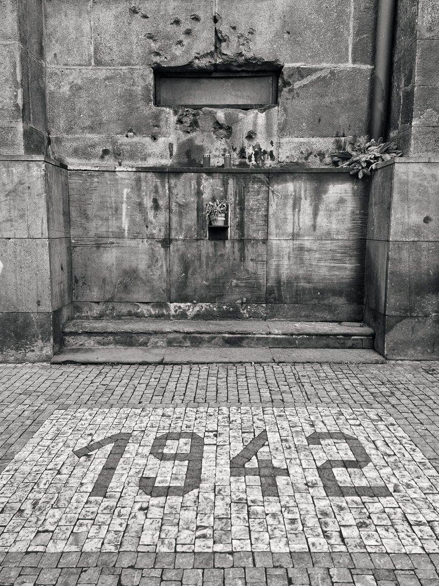 dorsiul's tweet photo. The bullets
We never learn, we been here before
Why are we always stuck and running from
The bullets?
The bullets 

(Harry Styles)

Iglesia Ortodoxa De San Cirilo Y San Metodio (Praga) https://t.co/c9inOBBZMA