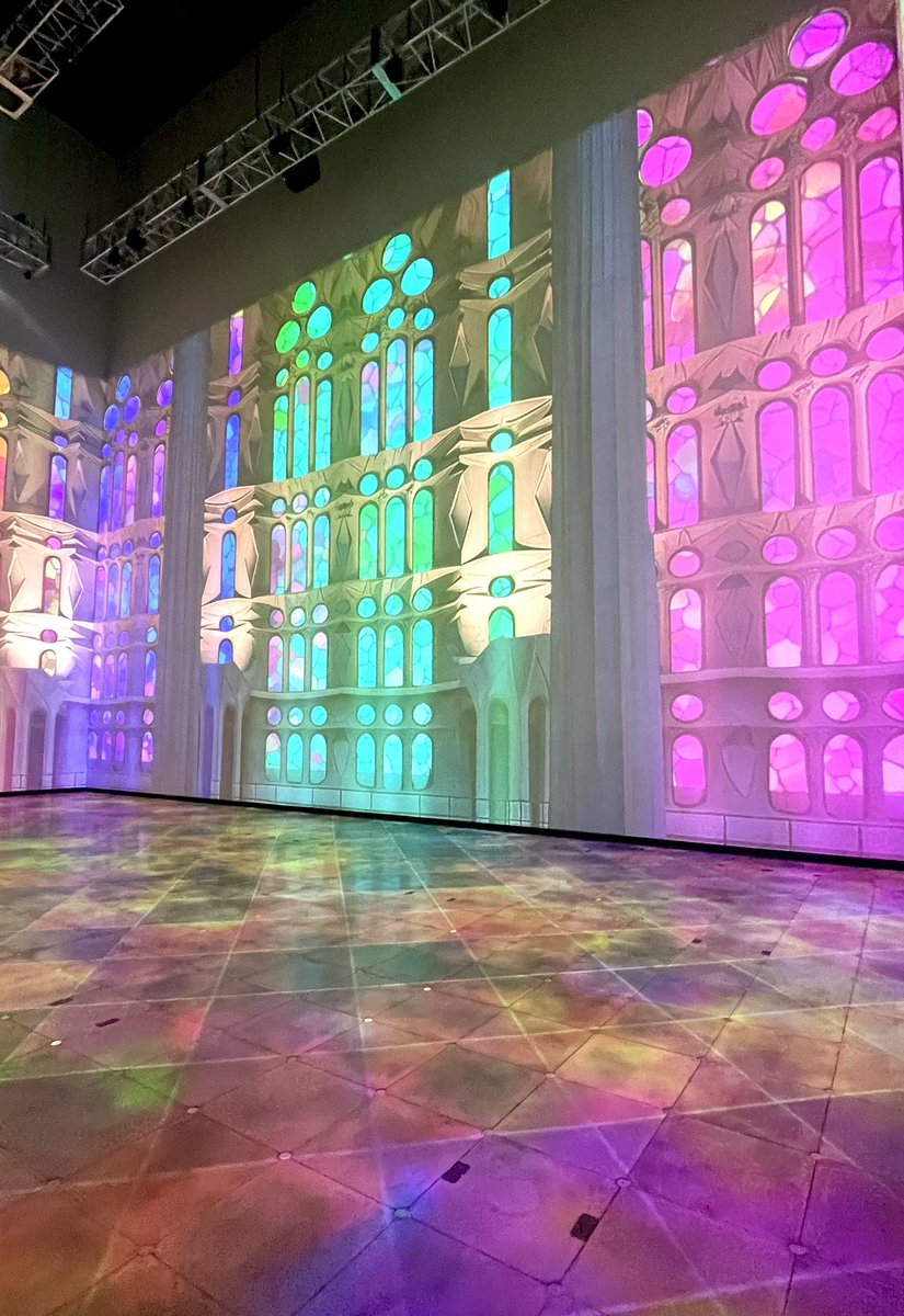 Kuri_pic_'s tweet photo. 🏗️ガウディ展🏰
本物をみたい欲が増した🥺
片道25万、、、往復は、、、、おそろしやぁ~ https://t.co/hdovUZzBhK