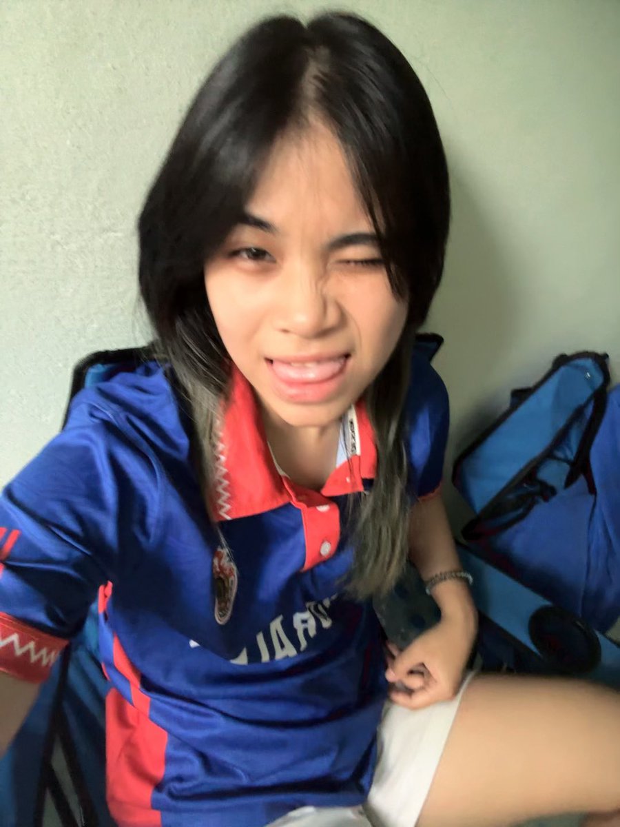 SiangYian tweet media