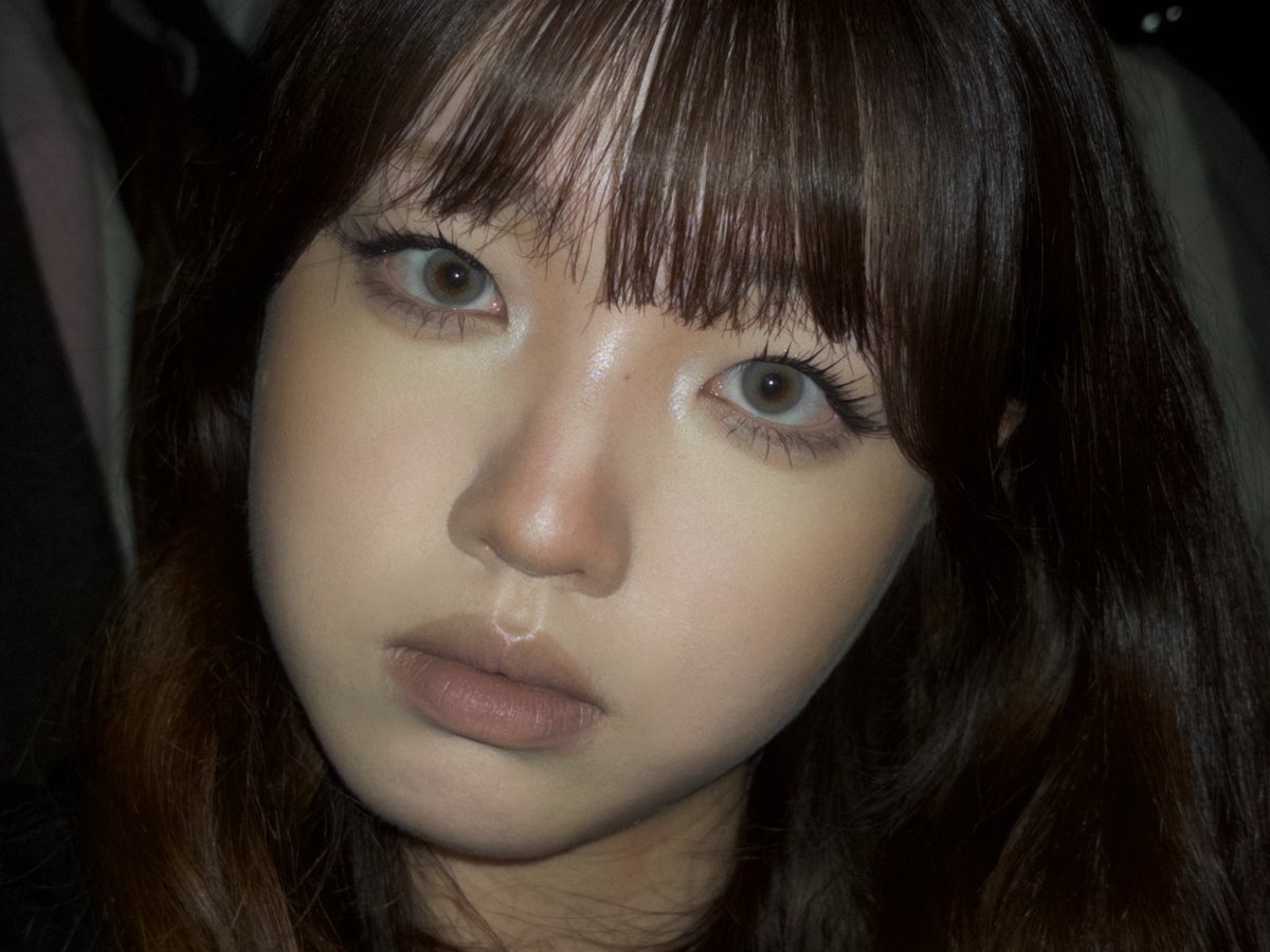 이크 tweet media