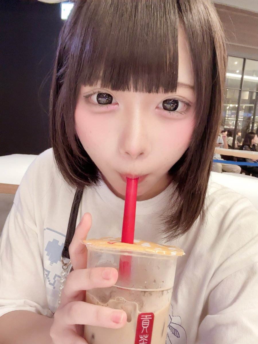 寝 tweet media