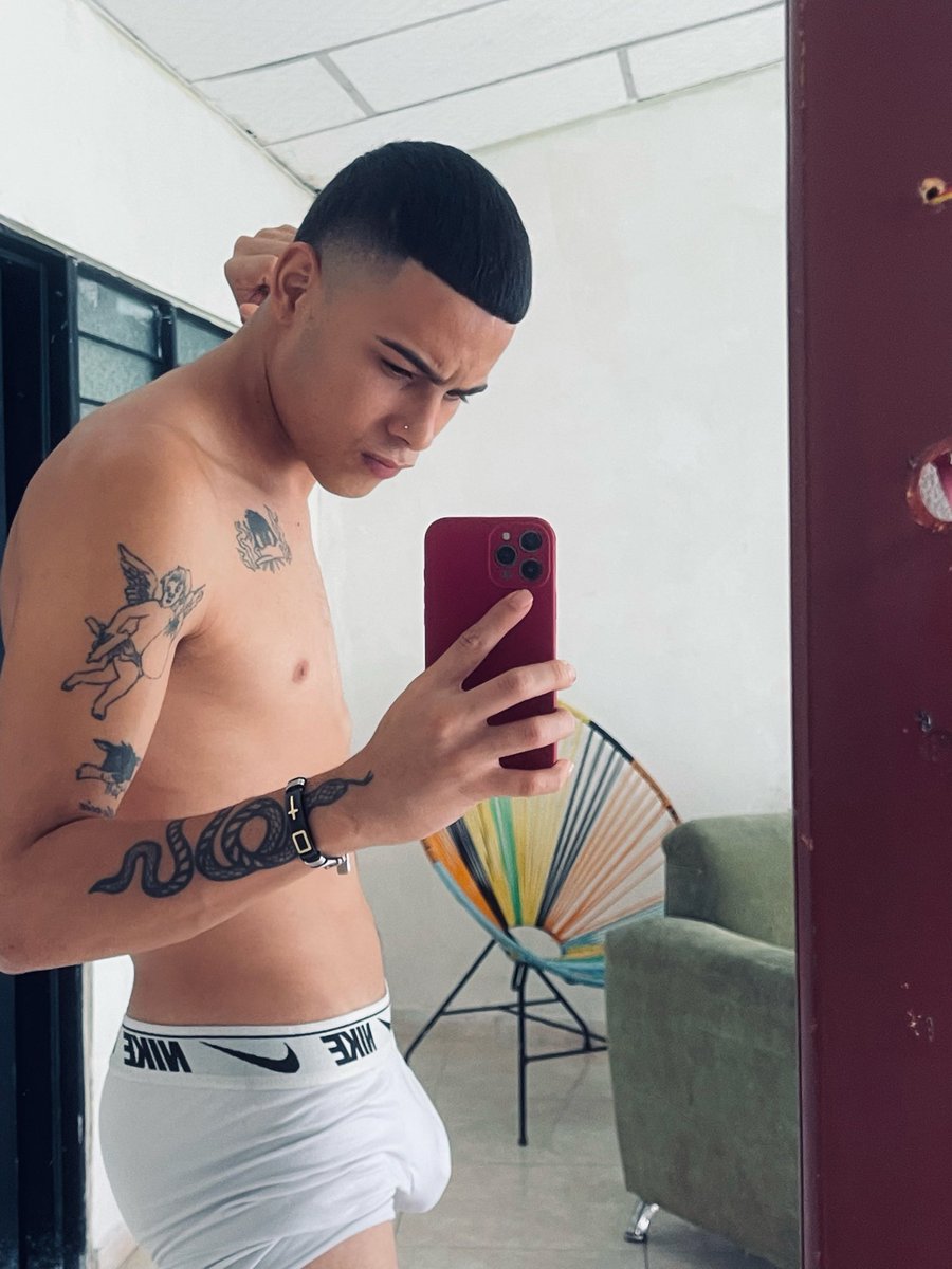 andresalv723's tweet photo. Recuerden que esta es mi cuenta oficial 🤤 https://t.co/68jvqC0mEC
