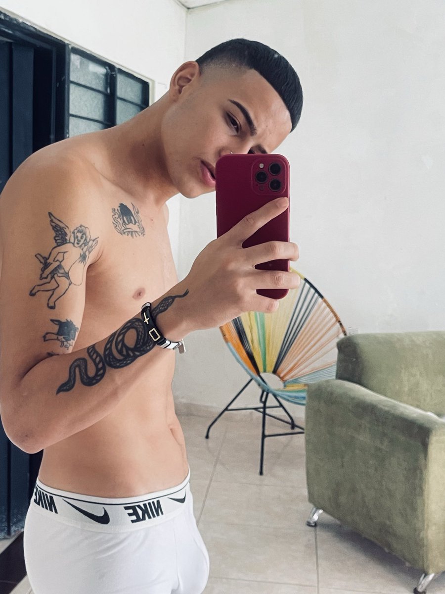 andresalv723's tweet photo. Recuerden que esta es mi cuenta oficial 🤤 https://t.co/68jvqC0mEC
