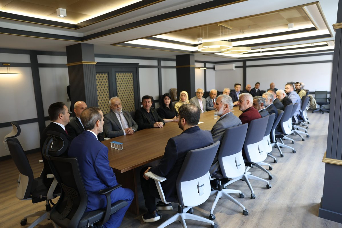 ozdemirsamet's tweet photo. AK Parti Genel Merkez MKYK Üyemiz Sayın Abdurrahman Akyüz’ü İl Başkanlığımızda ağırladık.

Teşkilat çalışmalarımızı istişare ederek sahadaki birlik ve beraberliğimizi bir kez daha pekiştirdik.

Sayın Başkanımıza nazik ziyaretleri için teşekkür ediyorum. https://t.co/77tCkPE83f