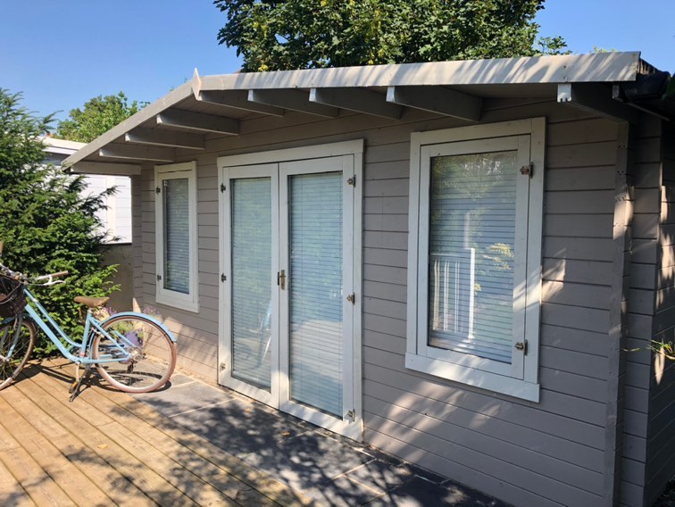 BillyOhcom's tweet photo. Log cabin living, all year round 🌲

A space that feels just as good in summer sunshine as it does on cosy winter days.

https://t.co/CkdfH4hmV7 https://t.co/3pzlaztP3A