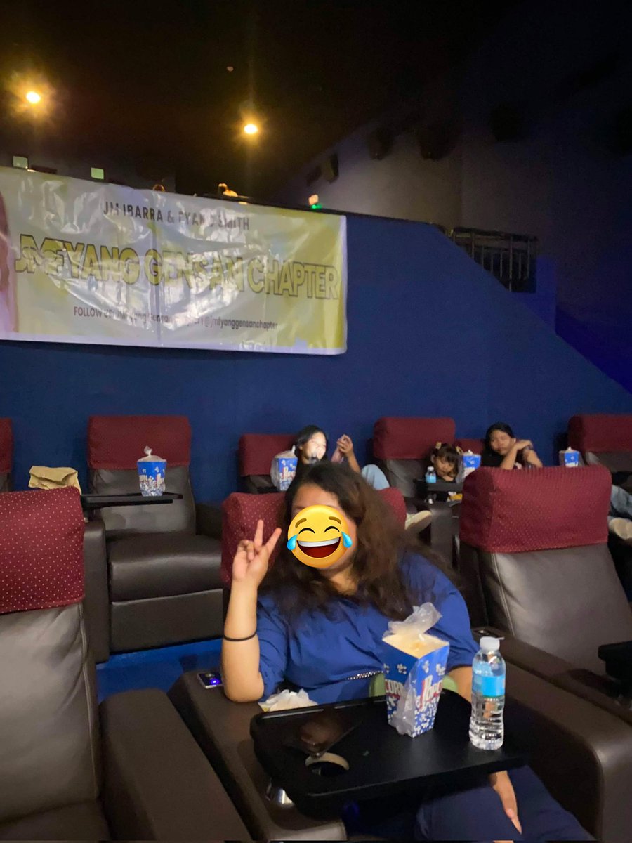 ItsMarydale's tweet photo. Almost Us Blockscreening Day 4 In Gensan lakas naman maka pose ng picture muna kita nak #Jmfyang #AlmostUs #2ndweek https://t.co/WoEdWChEEH