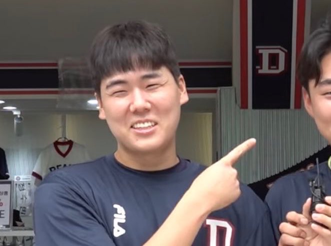doosanbread's tweet photo. 잠깐만, 진짜 혈연관계아닌거 맞나.... https://t.co/f0QutwTixu