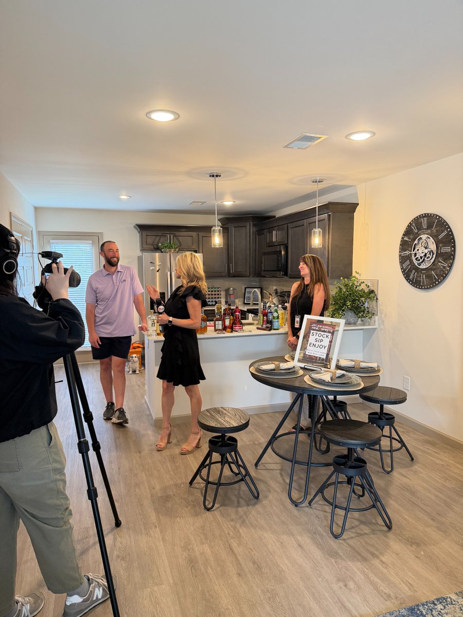 UDCUPDATES's tweet photo. Universal Wine &amp; Spirits + Universal at Mountainview teamed up with WJHL and Amy Lynn for some exciting upcoming promo segments!
🍹 Summer Sangria recipes &amp; canned beverage picks for poolside lounging
🏡 Dream home bar inspiration featuring Mountainview’s new single-family homes https://t.co/aXXr1RHVWA