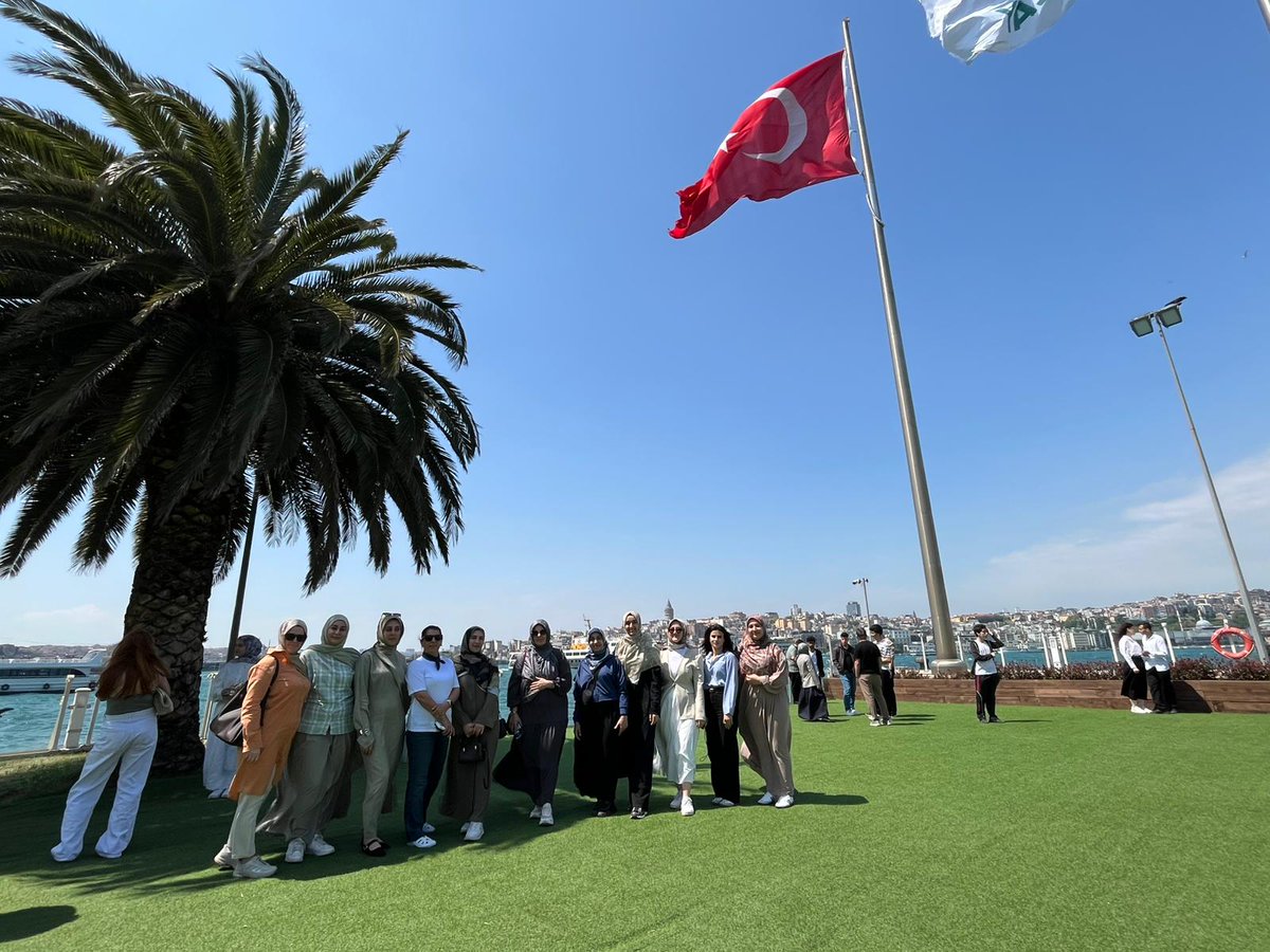 SakaryaKYGM's tweet photo. 📍Yeşilay Genel Merkezi 

Akyazı Yurdu olarak yaptığımız “Çıkmaz Sokak Farkındalık Çadırı” etkinliğinde görev alan öğrencilerimizle birlikte Yeşilay Genel Merkezi Sepetçiler Kasrına ziyarette bulunduk bilgi aldık. 💫 https://t.co/AEHh7Aa0Ic