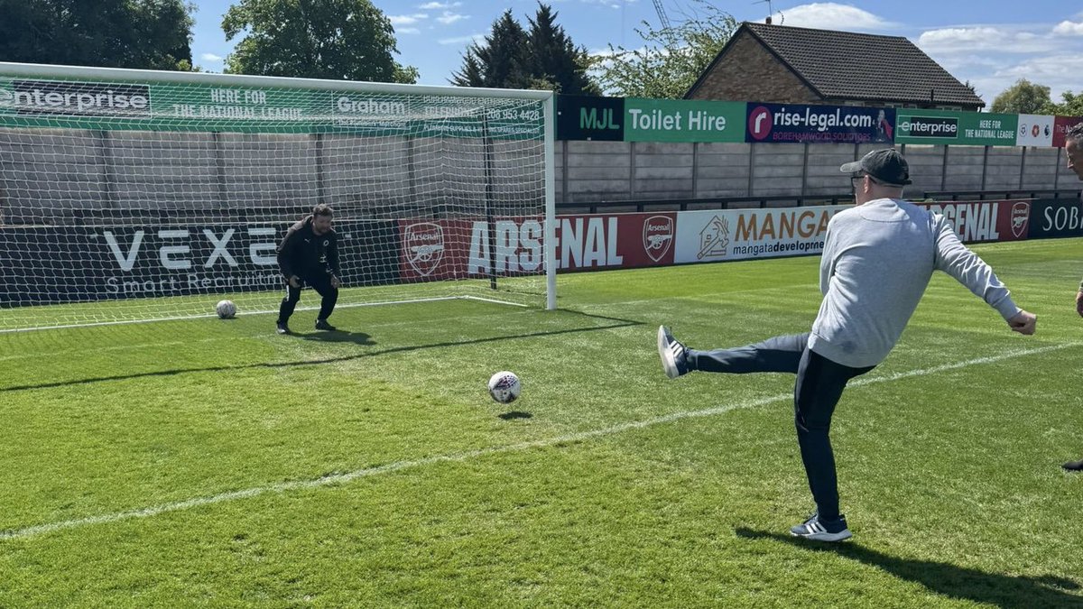 Boreham Wood FC tweet media