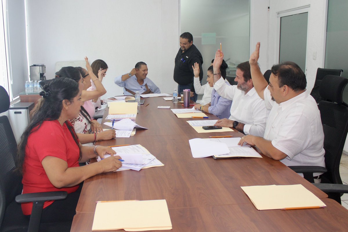 SMDIFCentro's tweet photo. De igual forma, se tomó protesta a los nuevos miembros de nuestro subcomité, quienes refrendaron su compromiso para llevar a cabo los trabajos del mismo. 

#HonestidadYResultados https://t.co/UXSw6MZqWV