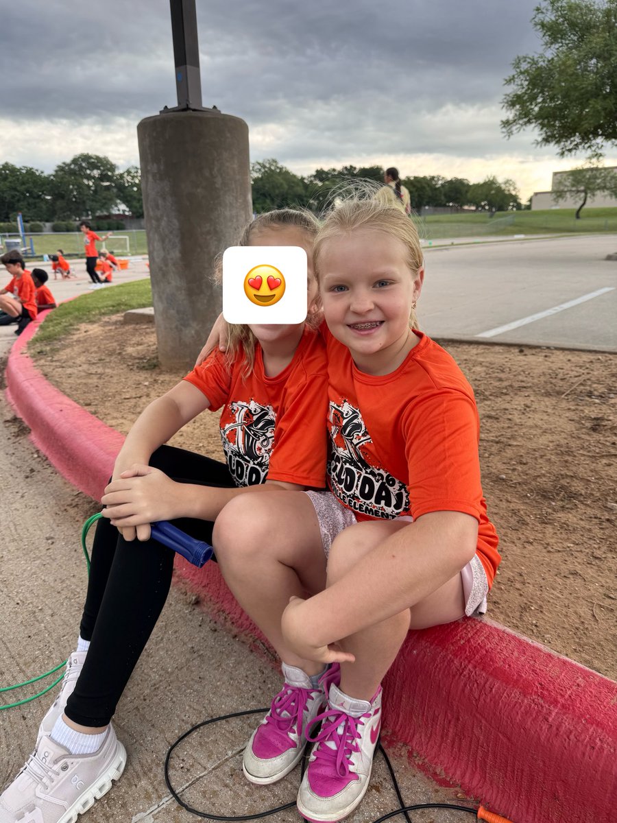 StockenbergCES's tweet photo. from field day❤️ https://t.co/5XqhshpRCx